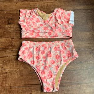 Alpine butterfly multicolored pink tulips bottom